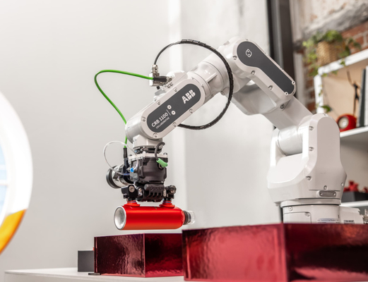 Cueillette de collaboration de bras de robot d'axe d'ABB CRB1100 6 et robot de placement