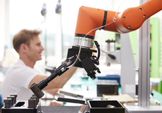 Bras de collaboration de robot de HCR-3A avec l'axe Cobot Palletizer de Hanwha 6 de pince de système Onrobot de vision