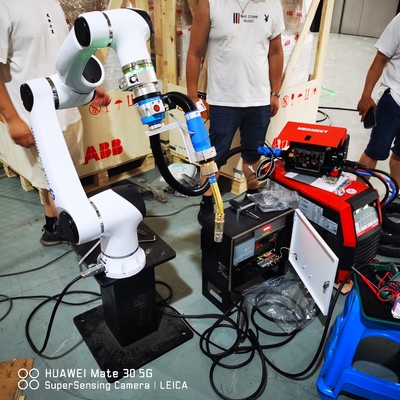 6 bras de collaboration de robot de Hansrobot Cobot Elfin05-L d'axe avec l'appareil à souder