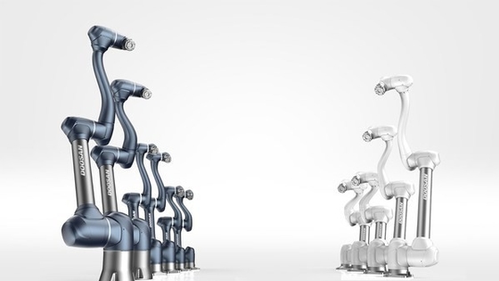 Le bras de robot de Cobot H2017 de charge utile de Doosan 20kg avec le chat MIG de robot machine automatique de soudure à l'arc électrique