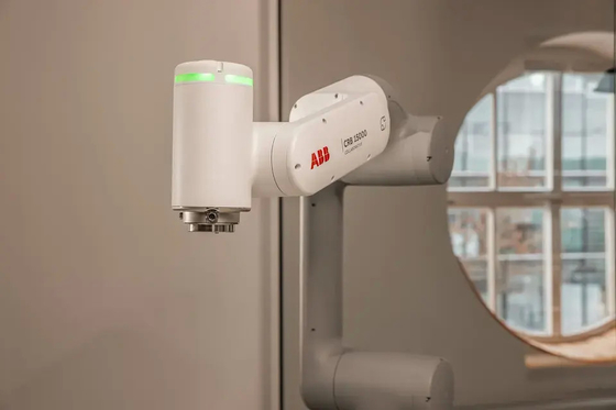 ABB GoFa CRB15000 Cobot avec le type électrique robot de collaboration de la pince 2-Finger de SMC de LEHF