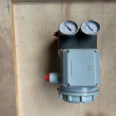 Valve de contrôle de flux avec le positionneur de valve de Masoneilan SVI3 Digital et le filtre de Fisher 67CFR