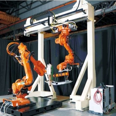 Armement robotique à 6 axes ABB IRB 1410 avec station de nettoyage d'armes à feu CNGBS pour l'automatisation des robots de soudage