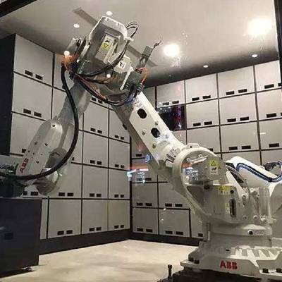 Robot industriel ABB IRB 6700-150/3.2 comme bras de robot à 6 axes avec sacs de pansement pour la machine de prise et de pose