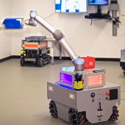 Robot collaboratif UR 16e avec charge utile de 16 kg avec des gobelets d'aspiration sous vide de manipulateur en tant que cobot