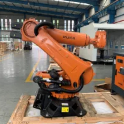 KUKA KR 210 R2700 Robots industriels à prise et emplacement avec guides linéaires CNGBS pour l'assemblage du moteur