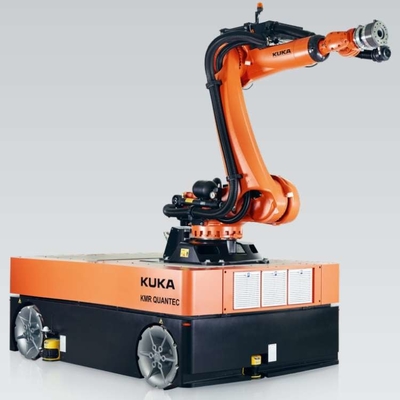 Kuka Robot KR 70 R2100 avec station de nettoyage de pistolet CNGBS pour automatisation de soudage avec bras robot à 6 axes