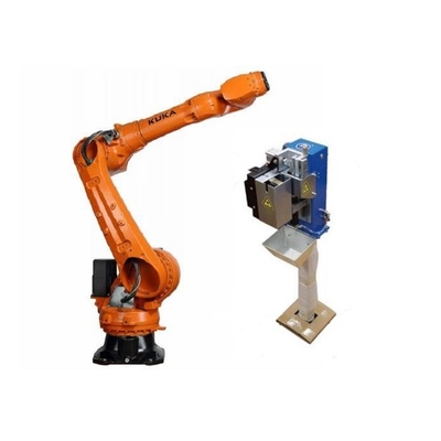 Kuka Robot KR 70 R2100 avec station de nettoyage de pistolet CNGBS pour automatisation de soudage avec bras robot à 6 axes