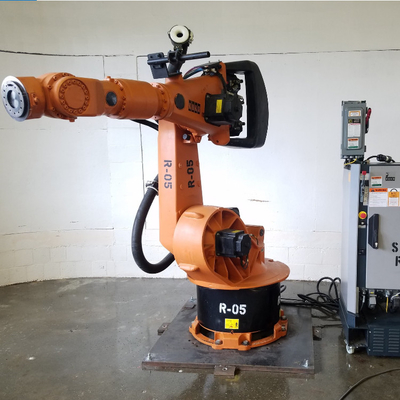 Kuka 6 axes bras robotique de manutention KR 240 R3330 avec rail de guidage de robot CNGBS pour le robot de manutention