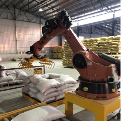 Kuka bras robotique de palettisation 4 axes KR 470 PA avec purificateur CNGBS automatisé comme robot industriel