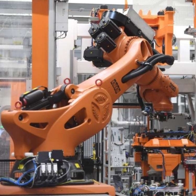 Kuka bras robotique de palettisation 4 axes KR 470 PA avec purificateur CNGBS automatisé comme robot industriel