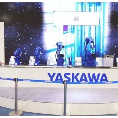 bras robotique à 6 axes Yaskawa GP12 avec clôture de sécurité CNGBS pour une manipulation automatisée en tant que robot universel