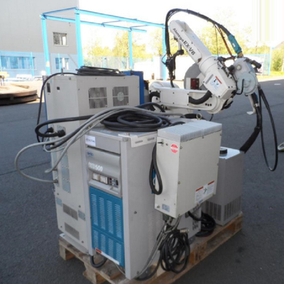 Robot industriel OTC FD-B6L avec portée 2008 mm avec soudeurs ARC et machine de soudage DM350