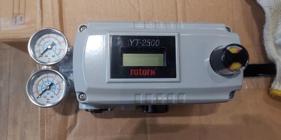 Robinets d'arrêt sphériques de la soupape de commande de KOSO 220C avec le type pneumatique déclencheur de 6400RB 6500RA 7300RB avec le positionneur de la valve YT-3300