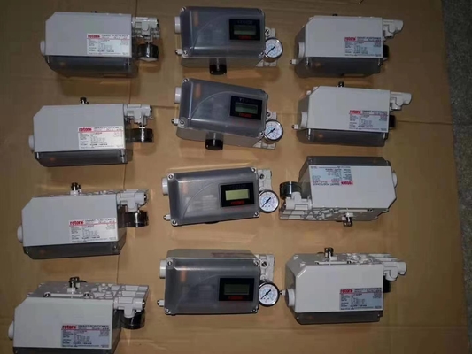 Robinets d'arrêt sphériques de la soupape de commande de KOSO 220C avec le type pneumatique déclencheur de 6400RB 6500RA 7300RB avec le positionneur de la valve YT-3300