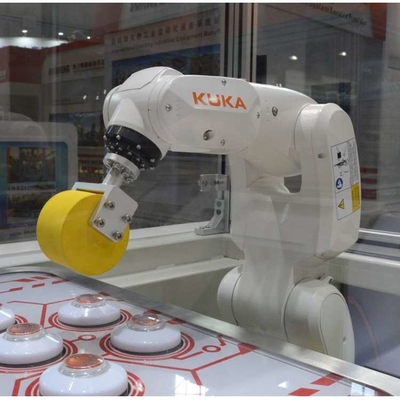 Le prix du robot Kuka LBR Iiwa 7 R800 avec une pince à robot CNGBS pour le traitement en tant que robots collaboratifs