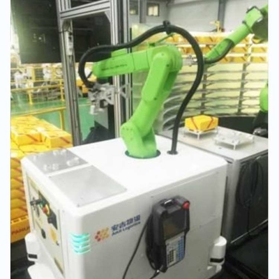 6 axes bras robotique Fanuc CR-15iA avec grippeuse robot CNGBS pour la manutention CNC en tant que robot collaboratif