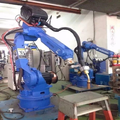 6 axes bras robotique Yaskawa GP12 avec CNGBS tête de meulage et clôture pour les robots de meulage CNC