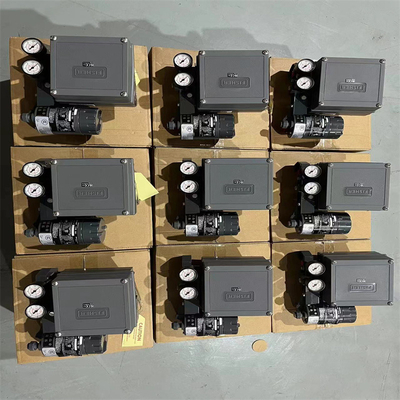 Un grand stock de soupapes de commande chinoises avec des actionneurs Fisher et des positionneurs de soupapes Fisher / Foxboro / Spirax Sarco / Neles / Flowserve