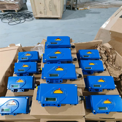 Un grand stock de soupapes de commande chinoises avec des actionneurs Fisher et des positionneurs de soupapes Fisher / Foxboro / Spirax Sarco / Neles / Flowserve