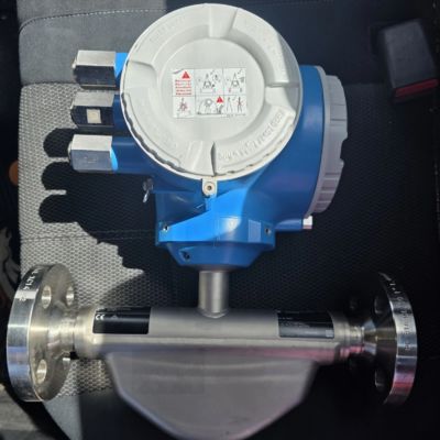 Débitmètre massique Coriolis Endress+Hauser Proline Promass E 300 pour liquides et gaz