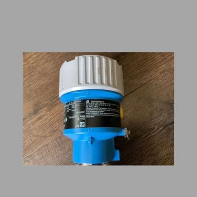 Régulateur de réduction de pression avec débitmètre vortex Endress+Hauser Proline Prowirl D 200 et transmetteur de pression Cerabar PMP71B