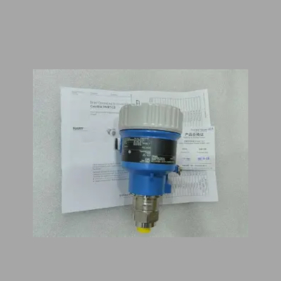 Skid de vanne de gaz naturel équipé d'un débitmètre Endress+Hauser Proline Prowirl R 200 et d'un transmetteur de pression Deltabar PMC51B.