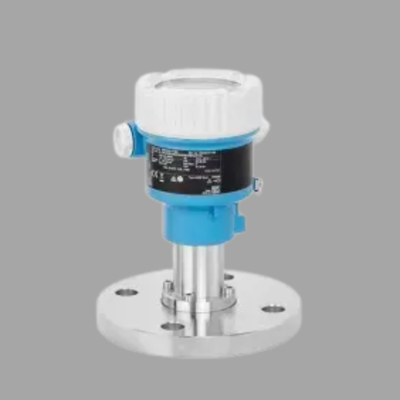 Skid de vanne de gaz naturel équipé d'un débitmètre Endress+Hauser Proline Prowirl R 200 et d'un transmetteur de pression Deltabar PMC51B.