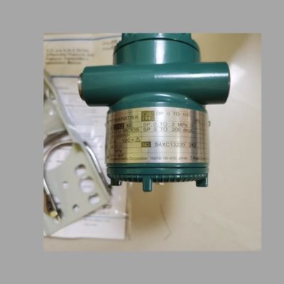 Système de régulation de la pression et du débit équipé d'un débitmètre à vortex de la série Yokogawa VY et d'un émetteur multivariable de la série EJX 910A