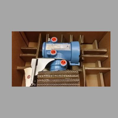 Poste de détente et de désurchauffe avec un débitmètre Coriolis Micro Motion F100A et un transmetteur intégral 1700 | 2700