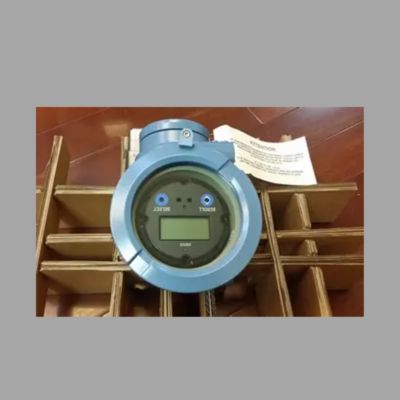 Poste de détente et de désurchauffe avec un débitmètre Coriolis Micro Motion F100A et un transmetteur intégral 1700 | 2700