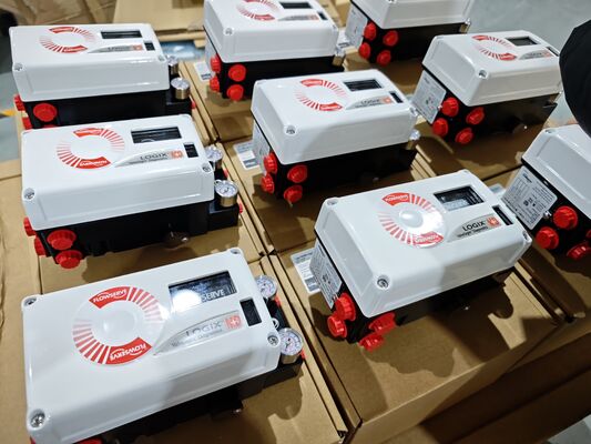 Valve de commande pneumatique blanche et rouge et positionneurs numériques Flowserve Logix 520MD 3200MD 3800MD Contrôleur de valves de commande industrielle FISHER 2000