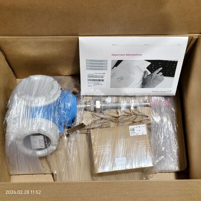 Débitmètre massique industriel Endress Hauser Coriolis Promass F300 Mesure de débit multiphasique de haute précision