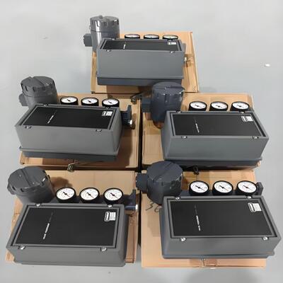 Régulateur de position de vanne électropneumatique Fisher 3620J avec vanne de dérivation intégrée et conception à équilibrage de force pour un contrôle précis 4-20 mA CC