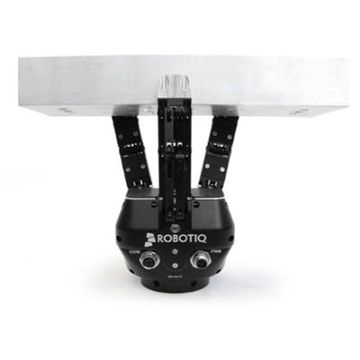 Pince de robot adaptatif de doigt de ROBOTIQ 3 combinée avec le robot de collaboration d'AUBO i5 pour sélectionner le robot