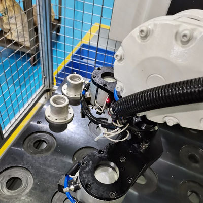 6 robot de fraisage de la portée 2700mm de la charge utile 300kg de l'axe IRB6700 1525kg