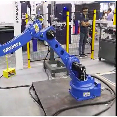Charge utile de bras de robot de manipulateur 110kg GP110 pour la machine de soudure robotique de bras