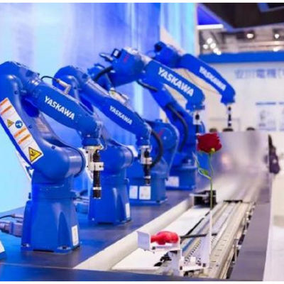 Bras GP7 de robot industriel de 6 axes pour la machine industrielle manipulant le robot