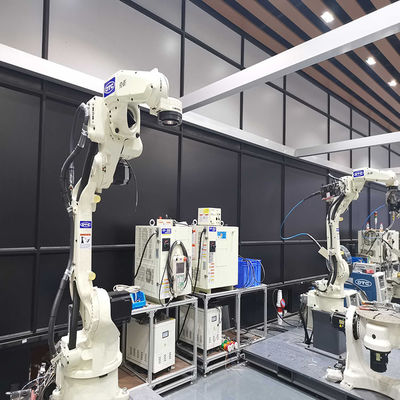 OTC FD-B6 avec le robot de soudure de MIG de machine de soudure DM350
