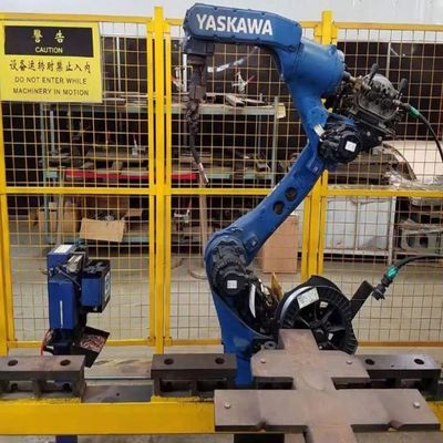 Robot de soudure automatique de 6 axes Motoman AR2010 avec la soudeuse RD350S