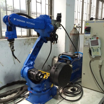 Robot de soudure automatique de 6 axes Motoman AR2010 avec la soudeuse RD350S