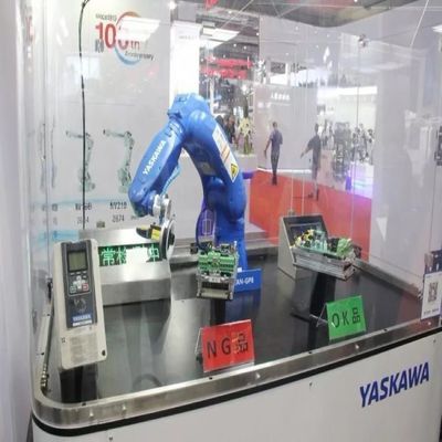 Petit contrôleur YRC1000 de Motoman GP7 de bras de robot industriel pour le robot de empaquetage