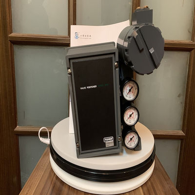 Fisher 3620JP avec le positionneur électropneumatique à simple effet de déclencheurs rotatoires