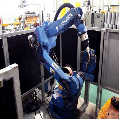 Bras de robot de 6 axes Motoman AR1440 avec la soudeuse RD350S pour la soudure robotique