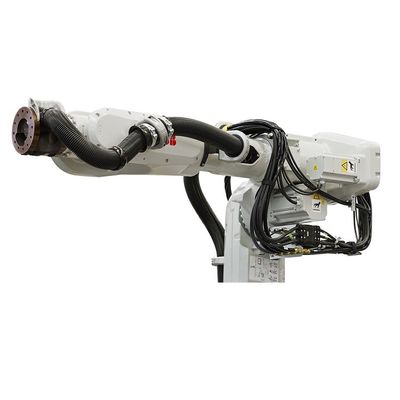Rendement élevé IRB6700-200/2.6 avec le manipulateur et les chalumeaux en tant que machine de soudage par points