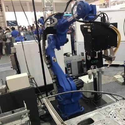 Machine de soudure de robot industriel de Motoman AR1440 avec d'autres soudeuses d'ARC en tant que robot de soudure automatique