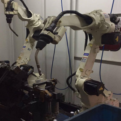 Robot de soudure automatique de 6 axes OTC FD-B6 avec la machine de soudure de MIG DM350