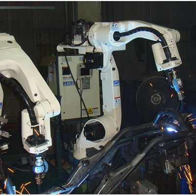 Robot de soudure automatique de 6 axes OTC FD-B6 avec la machine de soudure de MIG DM350