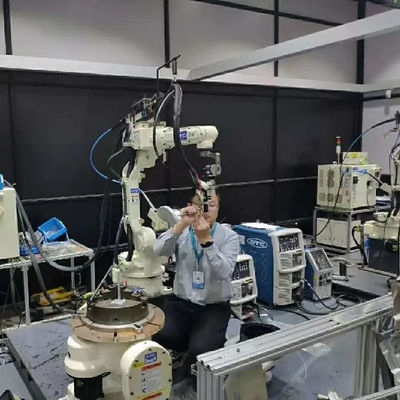 Matériel médical externe du chalumeau DM350 de l'axe FD-V8 de TIG Welding Robot 6