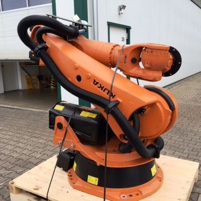 Robots KR240 de manipulation matérielle pour manipuler et pallettiser le bras robotique de 6 axes